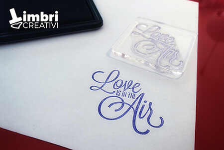 Love is in the air - Misura timbrata: 50*45 mm